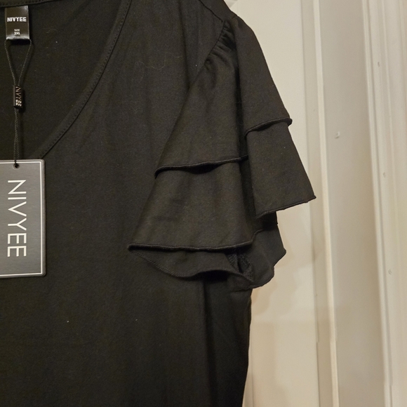Elegant Black Ruffle Sleeve Maxi Dress - Picture 3 of 8